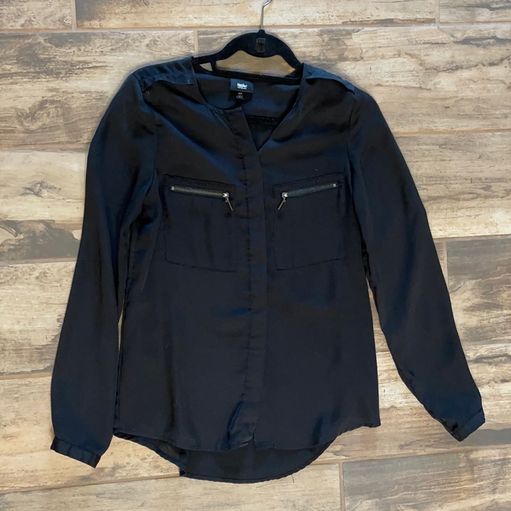 Extra Small Massimo long sleeve dress shirt with front zipper pocket.